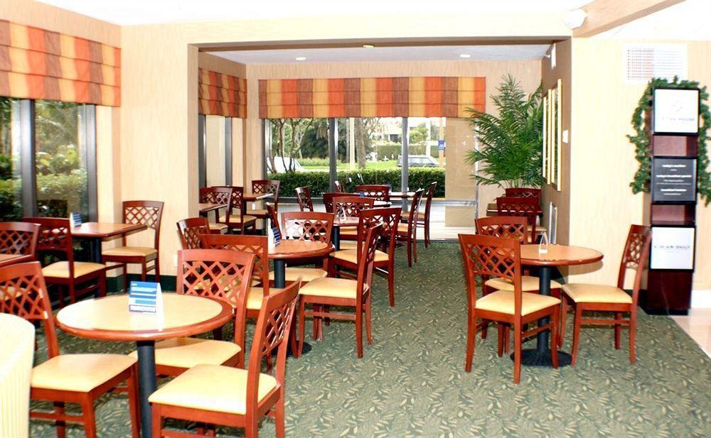 Hampton Inn Naples-Central Exterior foto