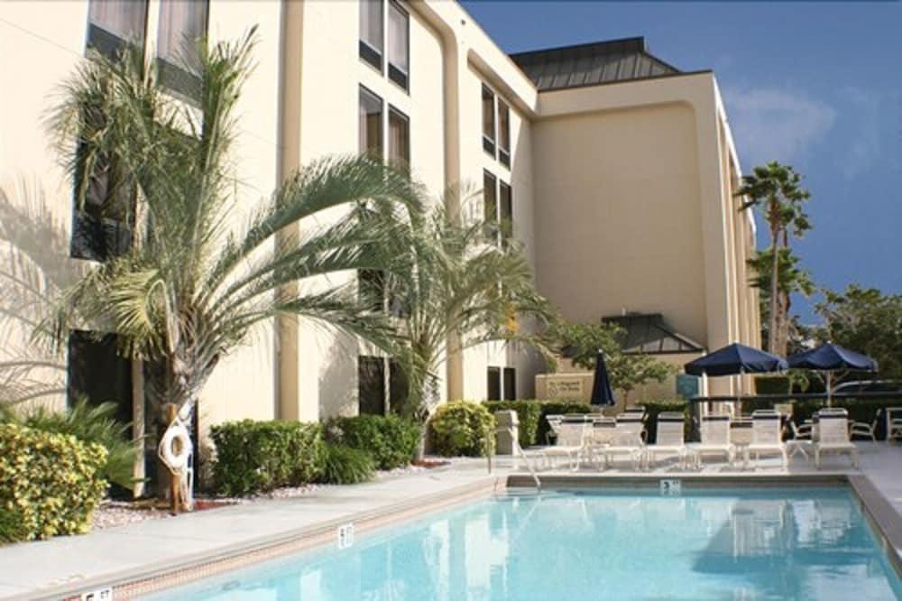 Hampton Inn Naples-Central Exterior foto