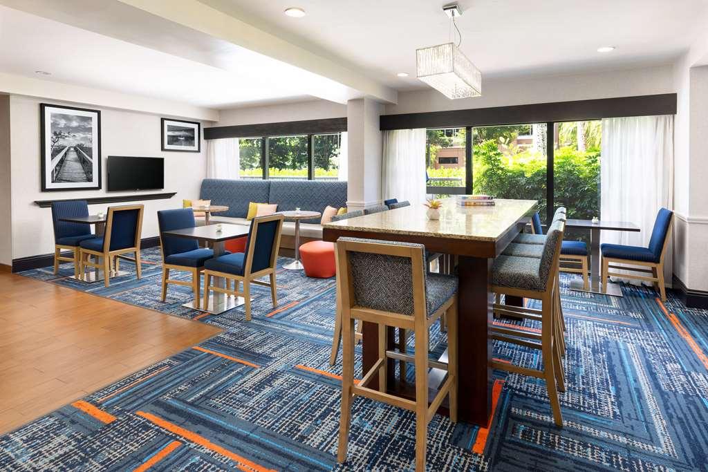 Hampton Inn Naples-Central Restaurant foto
