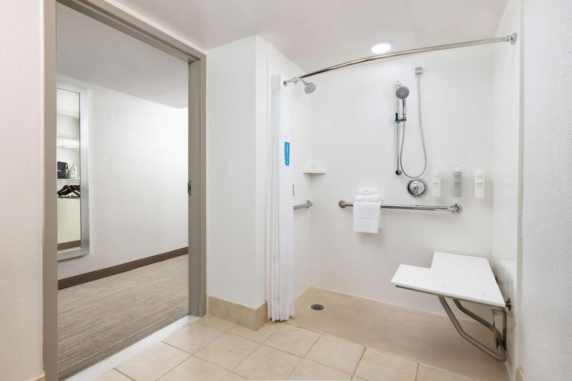 Hampton Inn Naples-Central Exterior foto