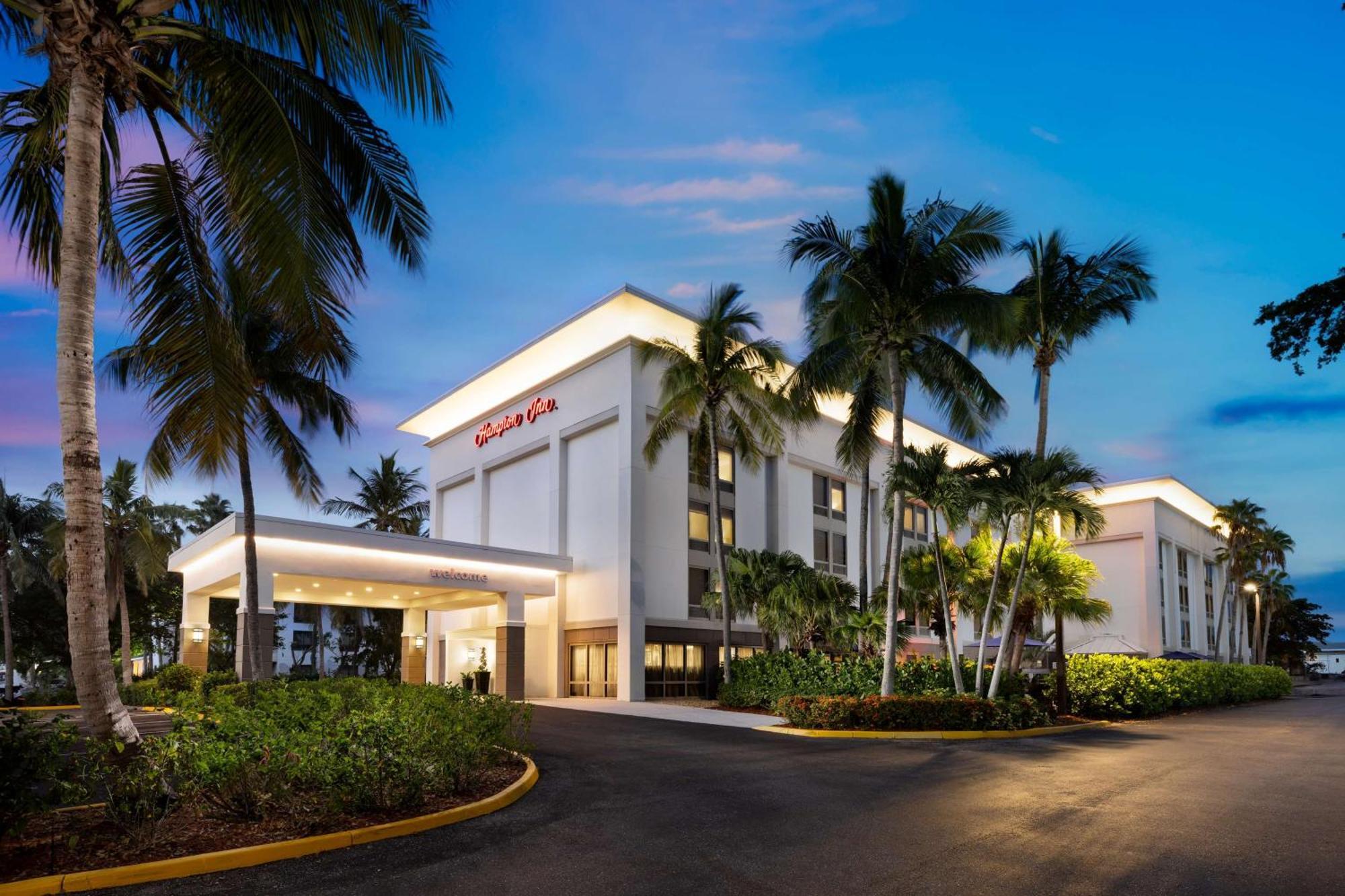 Hampton Inn Naples-Central Exterior foto