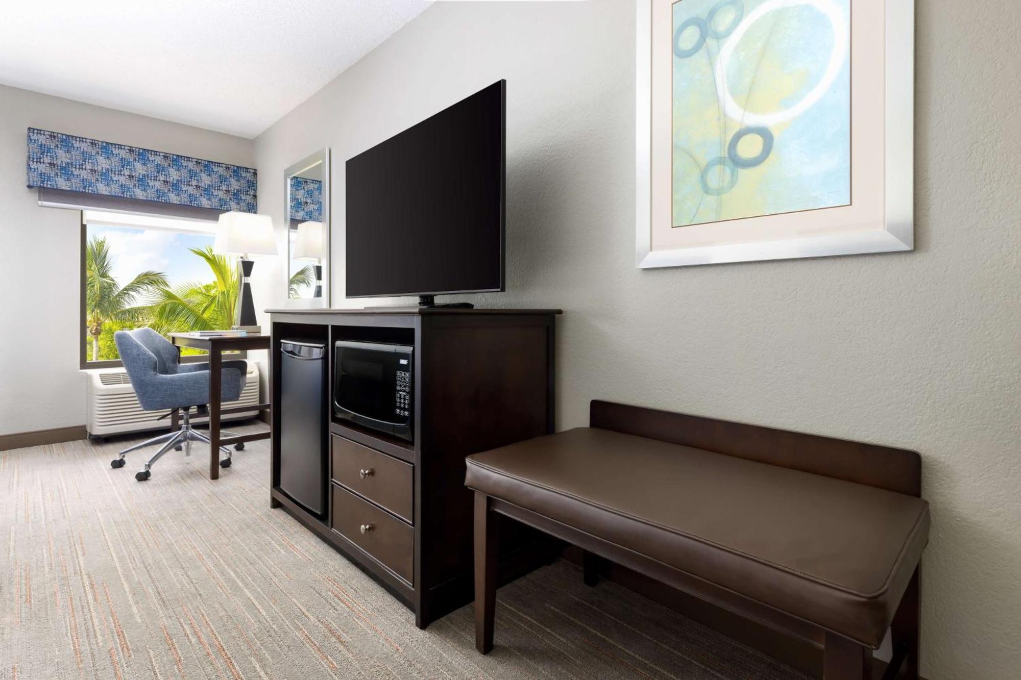Hampton Inn Naples-Central Exterior foto