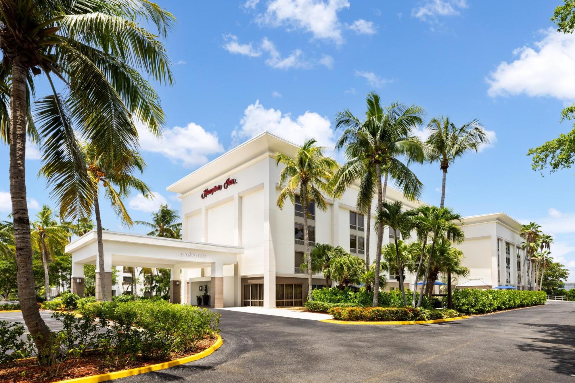 Hampton Inn Naples-Central Exterior foto