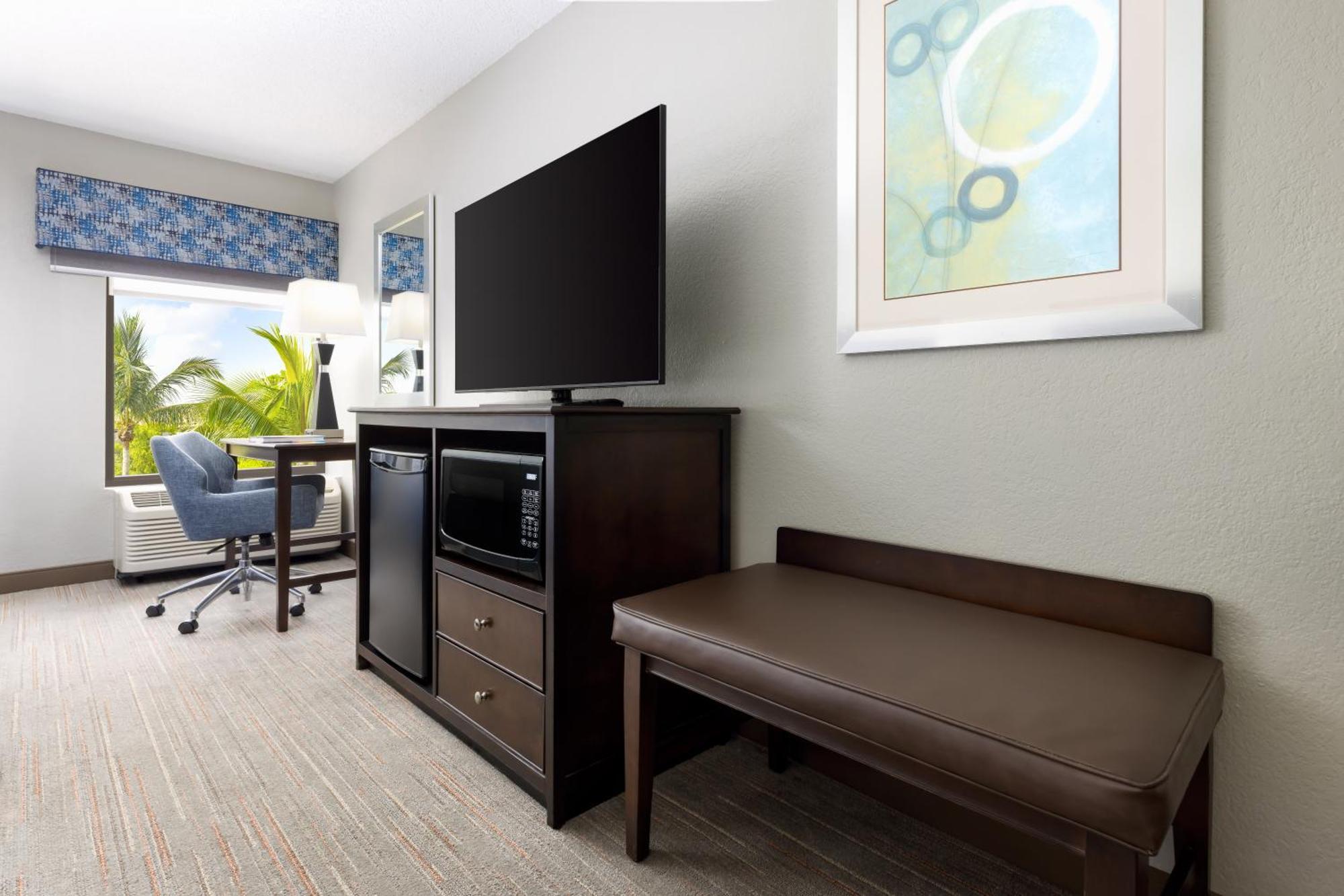 Hampton Inn Naples-Central Exterior foto