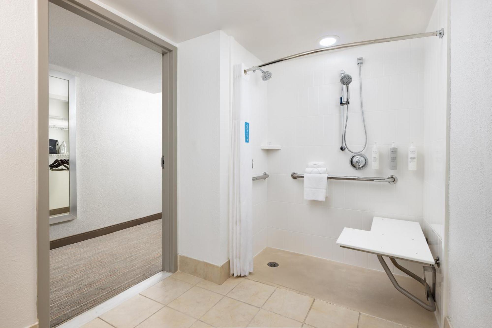 Hampton Inn Naples-Central Exterior foto